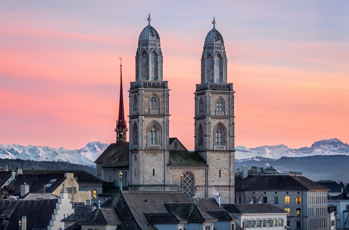 Grossmünster Nhà Thờ Kiến Trúc Độc Đáo Nhất Thụy Sĩ