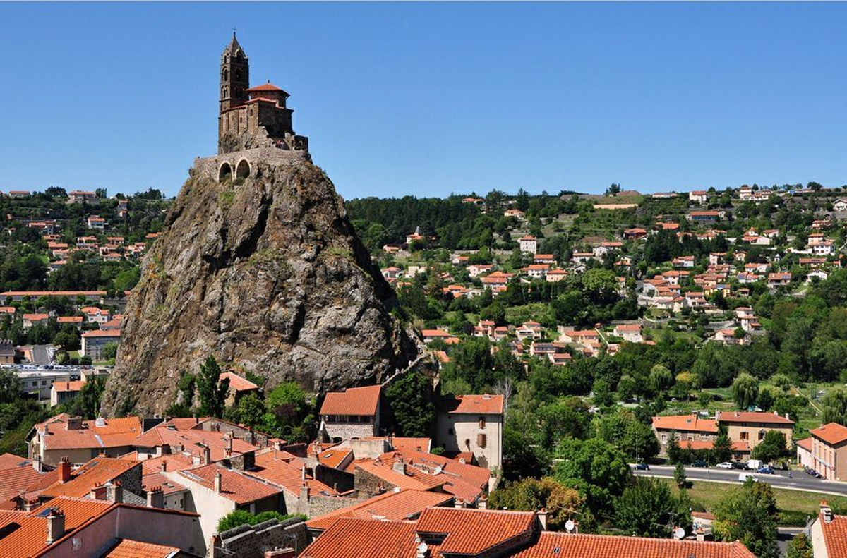 Nhà thờ Saint – Michel d’Aiguilhe Nhà Thờ Tráng Lệ Và Nổi Tiếng Nhất Pháp