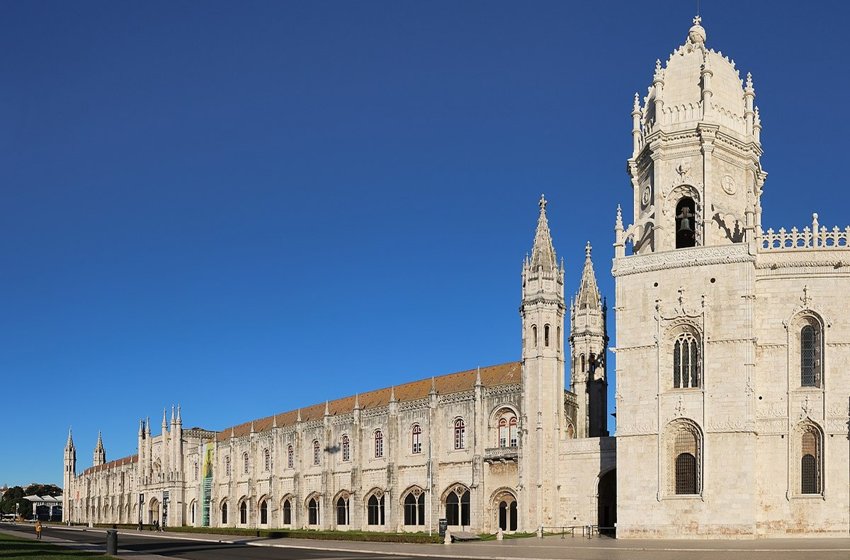 tu viện Jerónimos (Jerónimos Monastery) Ghé thăm những thánh đường đẹp nhất Bồ Đào Nha