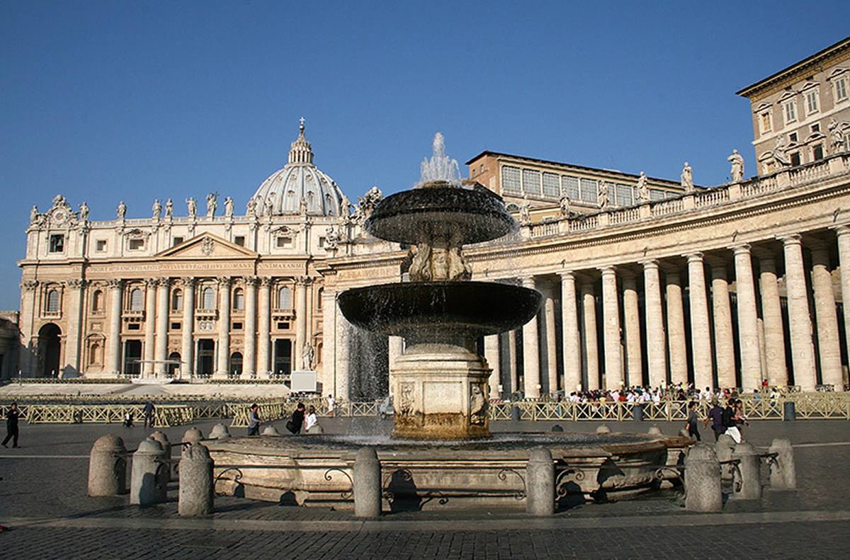 Vương Cung Thánh Đường Thánh Phêrô (Basilica di San Pietro) điểm hành hương nổi tiếng tại Rome Ý