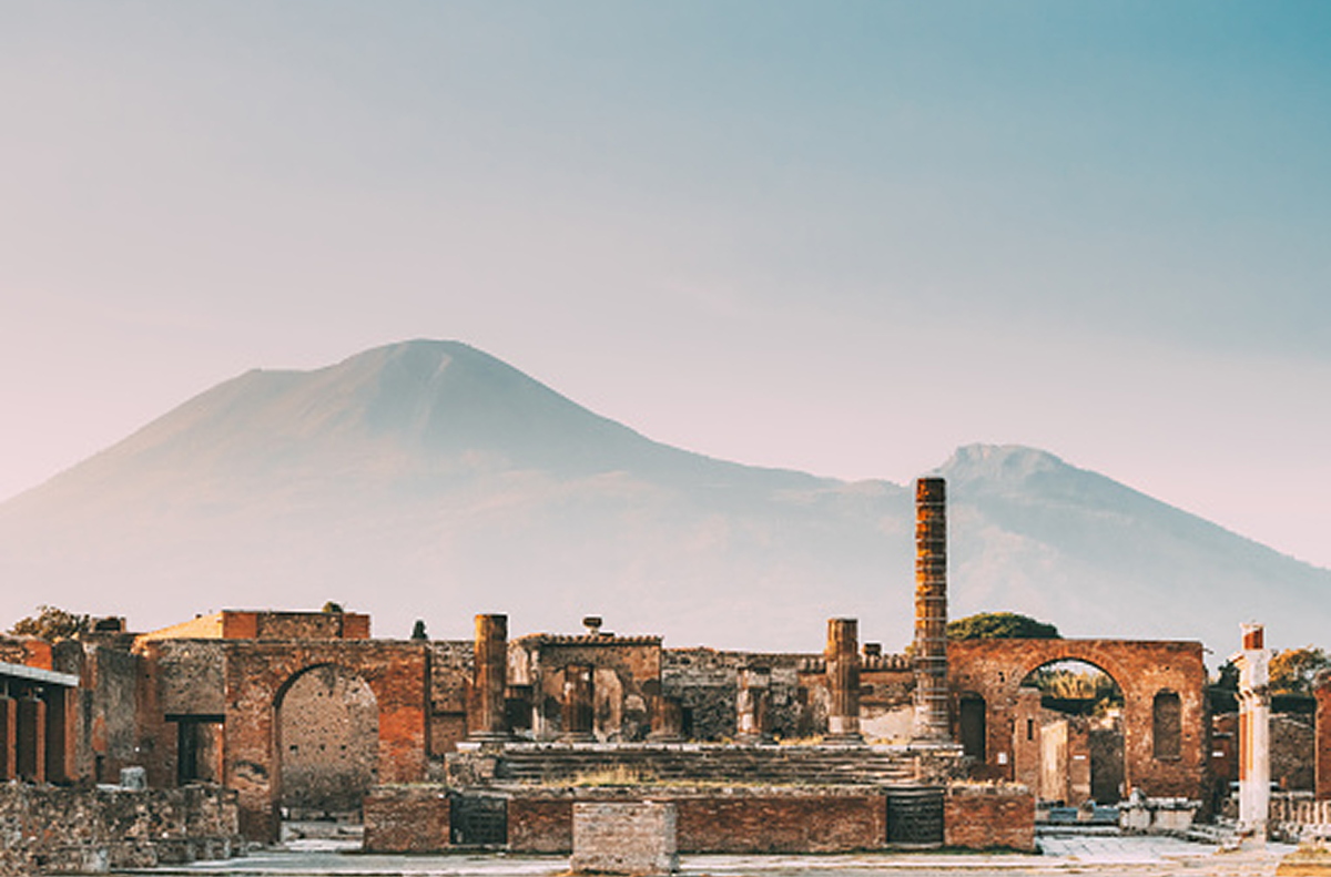 Đền thờ sao Mộc Du Lịch Pompeii