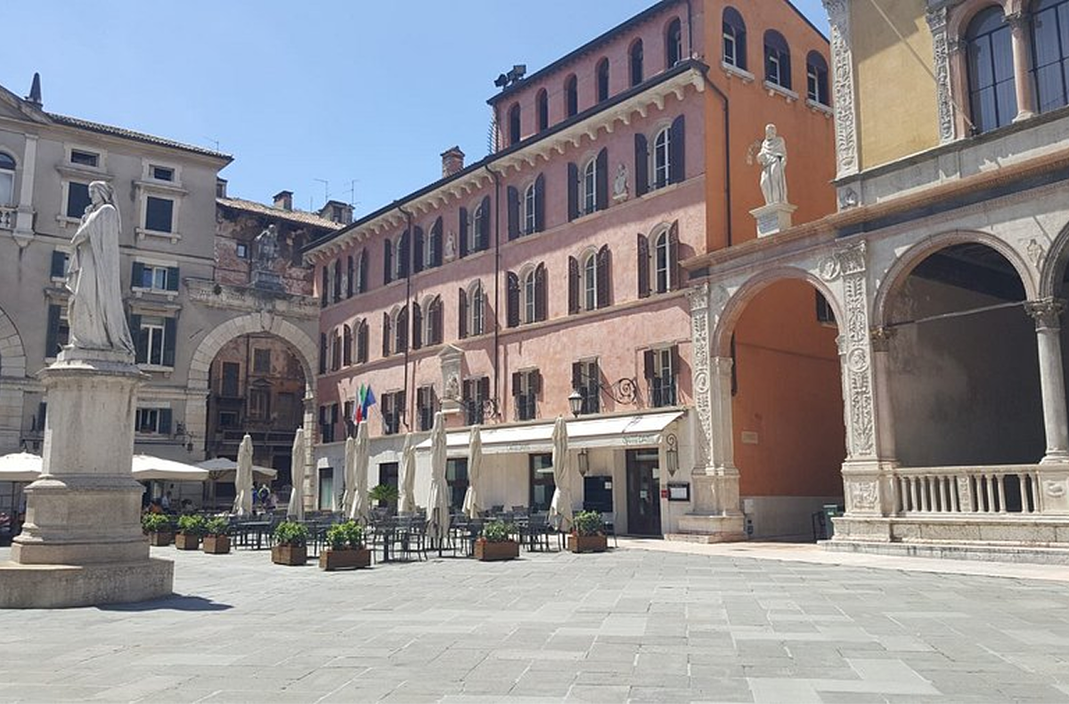 Quảng trường dei Signori và Palazzo della Ragione