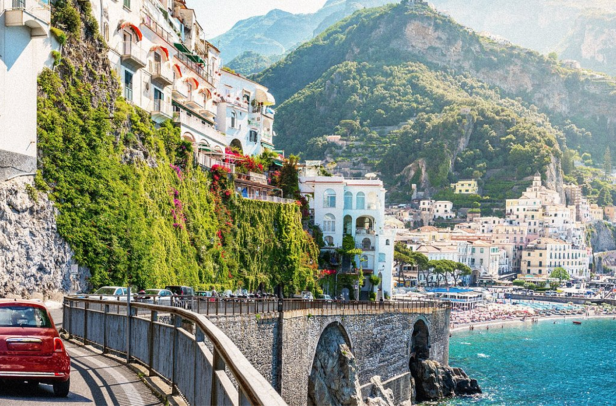 Phương Tiện Di Chuyển Thuận Tiện Khi Du Lịch Naples
