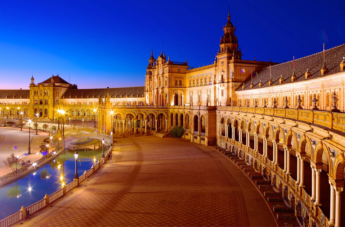 Seville du lịch nổi tiếng Tây Ban Nha