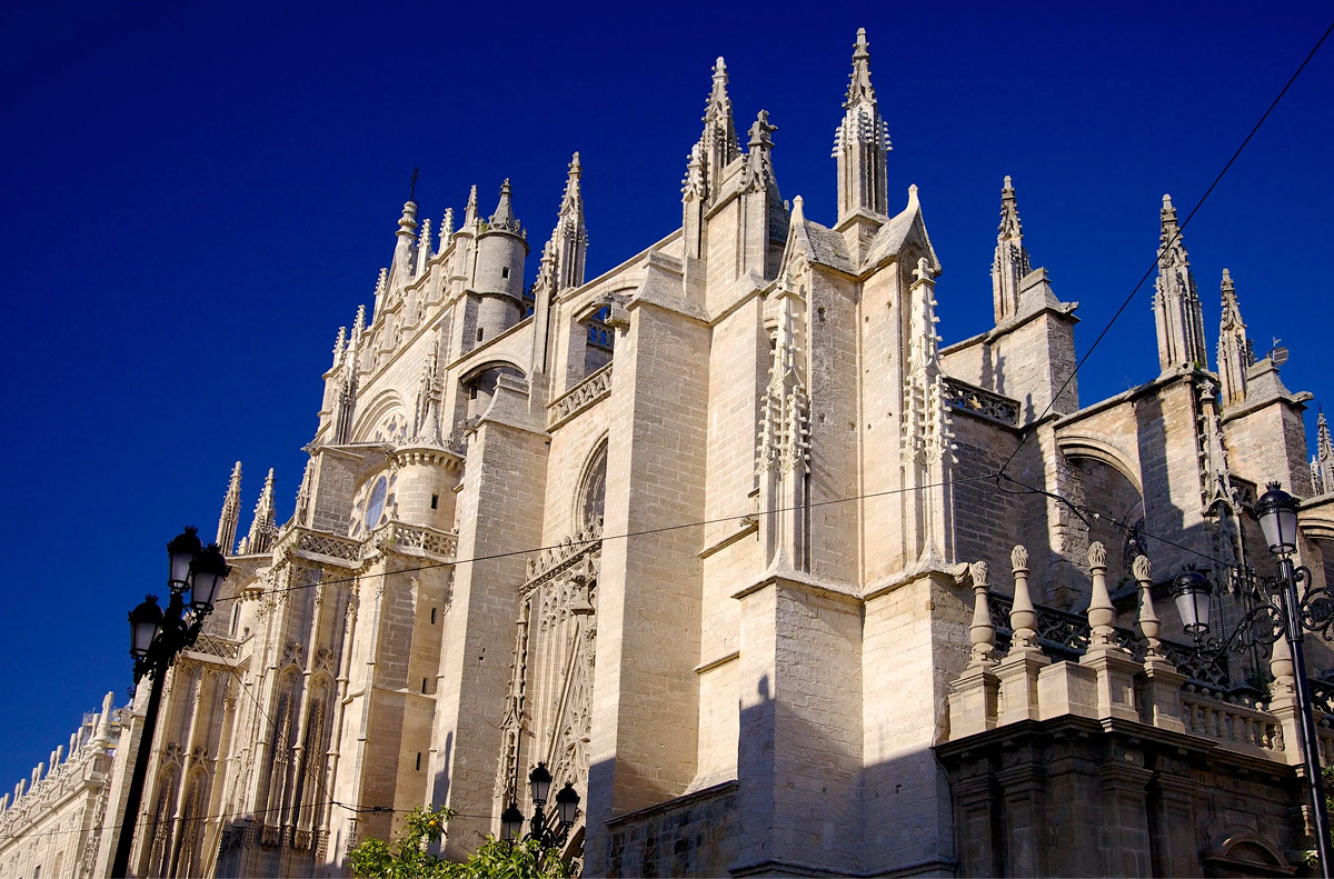 Khám phá Cung điện Alcazar Du Lịch Seville