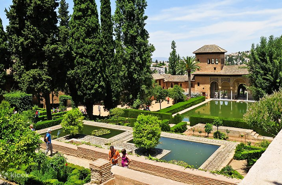 Khu vườn Generalife Du Lịch Granada