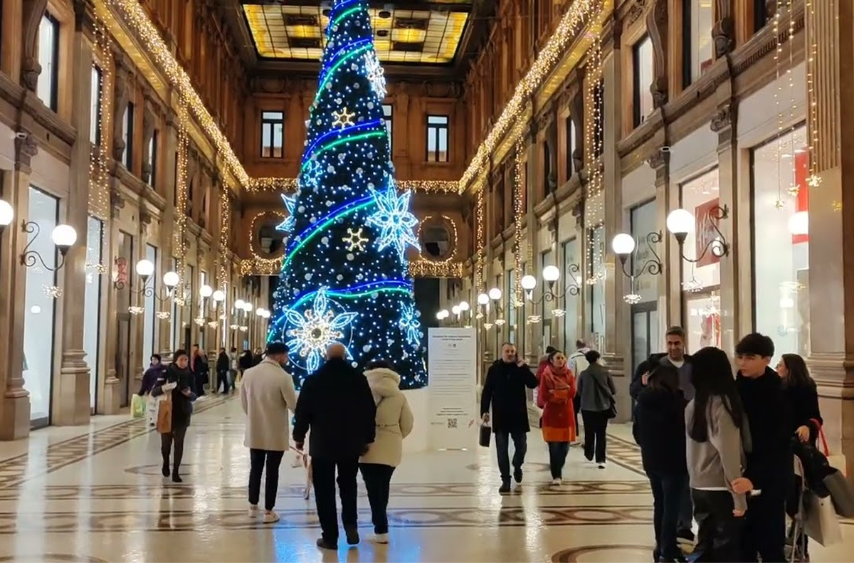 Galleria Alberto Sordi địa điểm đón giáng sinh ở Rome